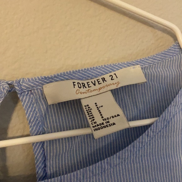 Forever 21 baby blue tunic top with lace detailing - Picture 5 of 5